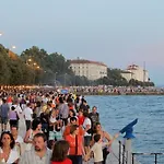 877-1 Apartman