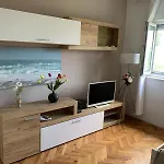 877-1 Apartman