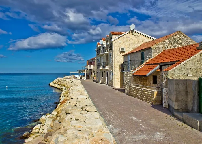 Διαμέρισμα 877-1 *