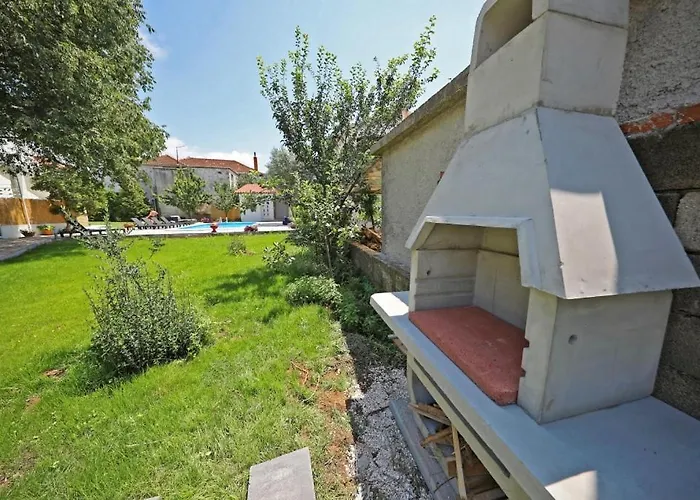 877-1 Apartment *