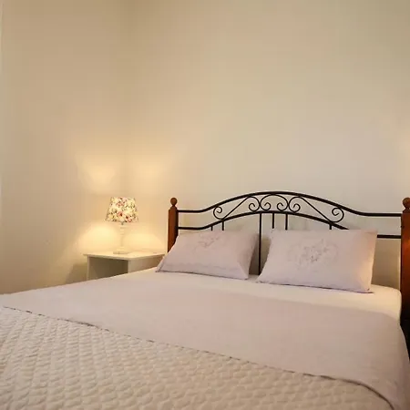 877-1 Appartement Bibinje